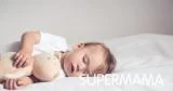 علاج كحة الأطفال الرضع في أثناء النوم