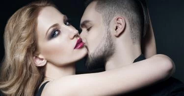 أجمل العطور النسائية المثيرة للرجل