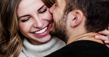 قبلة من زوجك ستمنحك كل هذه الفوائد