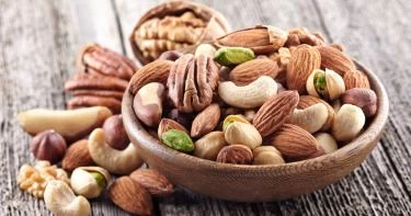 فوائد المكسرات وأضرارها