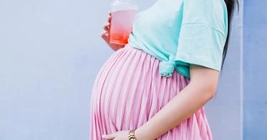 6 مشروبات باردة في الصيف للحامل