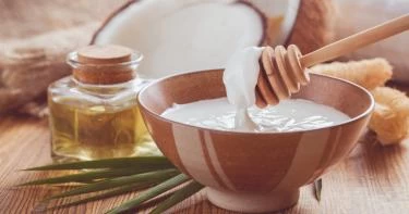 حليب جوز الهند وزيت جوز الهند