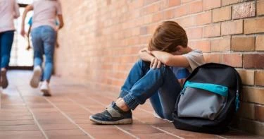 10 علامات تشير إلى أن ابنك مصاب باضطراب نفسي
