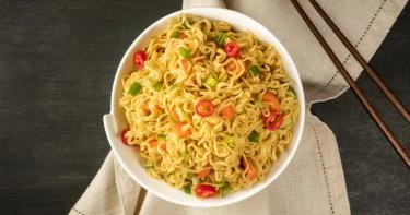 مركز السموم يحذر من تناول الكاتشب والشعرية سريعة التحضير