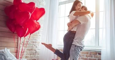 بدلًا من "حبيبي" دلعي زوجكِ بكلمات أكثر رومانسية