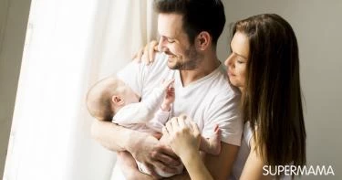 متى يعرف الطفل أمه وأبوه