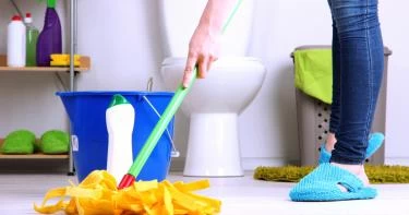 طريقة تنظيف الحمام