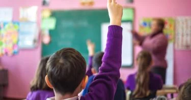 كيفية التعامل مع الأطفال في المدرسة