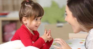 متى يفهم الطفل الصح والخطأ