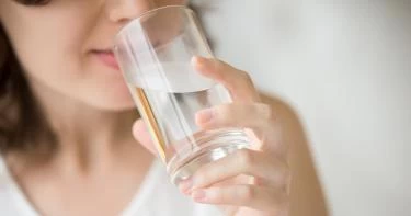 كمية الماء التي يحتاجها الجسم يوميا للتخسيس