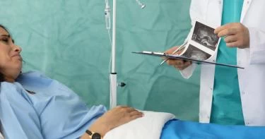 الاجهاض في الشهر الثالث وعملية التنظيف