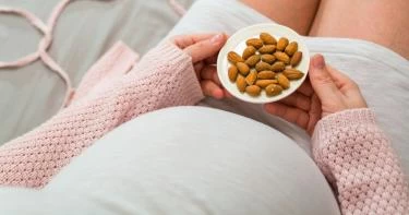 فوائد اللوز للحامل