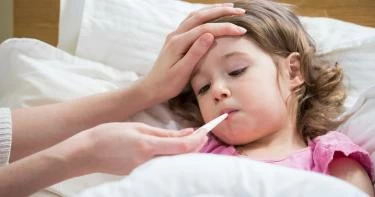 إذا لاحظتِ هذه الأعراض على طفلك توجهي للحميات فورًا