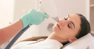 إزالة شعر الوجه بالليزر