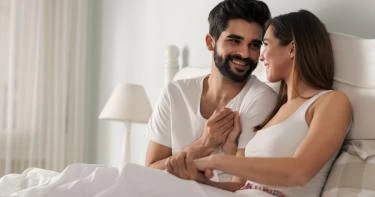 كيف أثير زوجي بالكلام والحركات