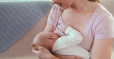 اختناق الرضيع بالحليب