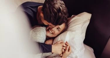 5 أفكار لأوضاع مثيرة خارج الفراش