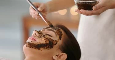 تقشير البشرة الدهنية الحساسة