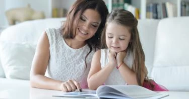 كيف أعلم طفلي القراءة السريعة؟
