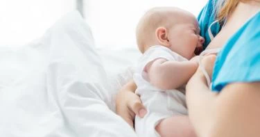 أسباب عصبية الرضيع أثناء الرضاعة