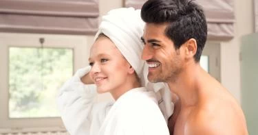 استحمام الزوجين معًا