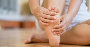 طريقة عمل مساج للقدمين