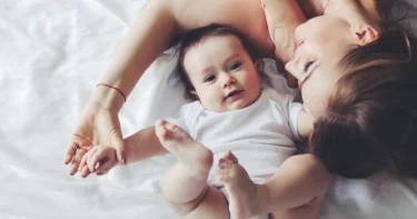 كيف-يعرف-الرضيع-أمه