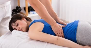 طريقة عمل مساج أسفل الظهر