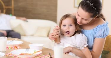 أكل أطفال عمر سنتين