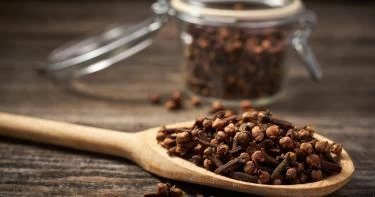 فوائد القرنفل للحمل