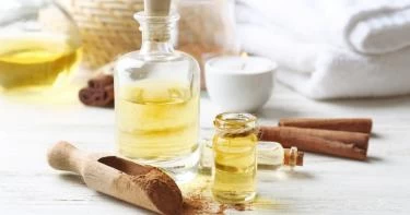 فوائد زيت القرفة