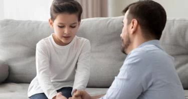 مسؤولية الأب تجاه أبنائه الأطفال