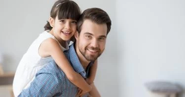 مسؤولية الأب بعد الطلاق تجاه أبنائه