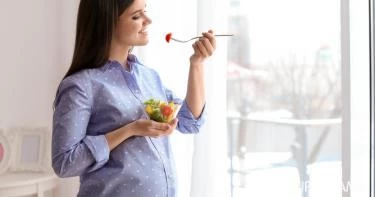أطعمة تجعل عيون الجنين ملونة