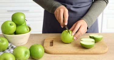 طريقة تقطيع التفاح