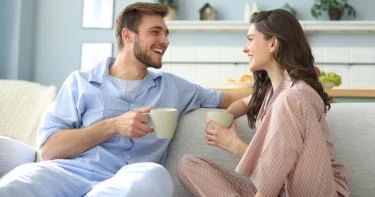 كيف تجعلين الرجل يحبك من كلامك