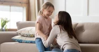 كيف ألعب مع طفلي عمره خمس سنوات