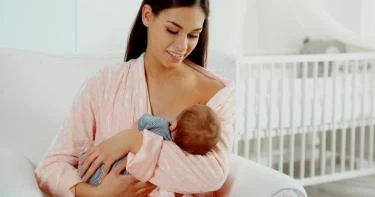 تأثير الرضاعة على مناعة الأم