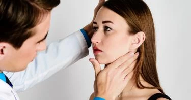 تجميل الاذن البارزة دون جراحة