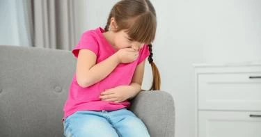 هل يمكن علاج القيء عند الأطفال بالأعشاب؟