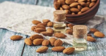 فوائد زيت اللوز الحلو للمنطقة الحساسة