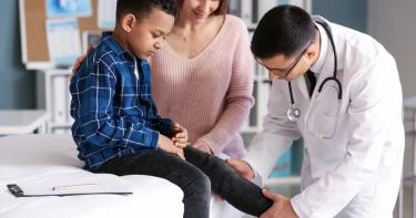 أسباب مشية البطة عند الأطفال