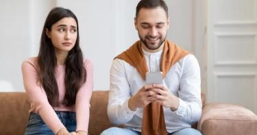 كيف أعرف زوجي يفكر بغيري