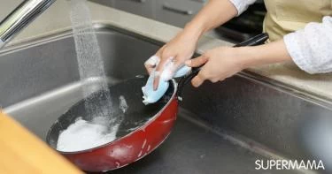 طرق تنظيف مقلاة الزيت من الخارج