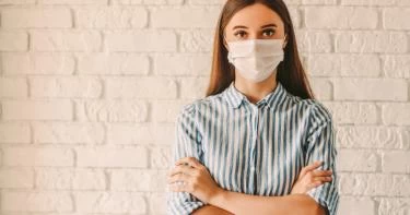 مشاكل البشرة الناتجة عن ارتداء الكمامة