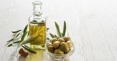 زيت الزيتون لشعر الأطفال