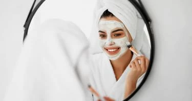 طريقة عمل ماسك النشا والزبادي للوجه