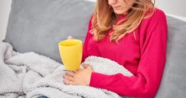 هل يمكن علاج ألم أسفل البطن بالأعشاب