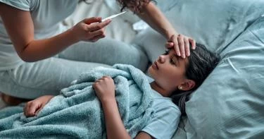 أسباب ارتفاع الحرارة عند الأطفال ليلاً