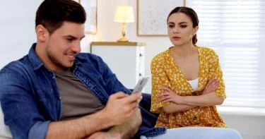 كيف احافظ على زواجي من مواقع التواصل الاجتماعي